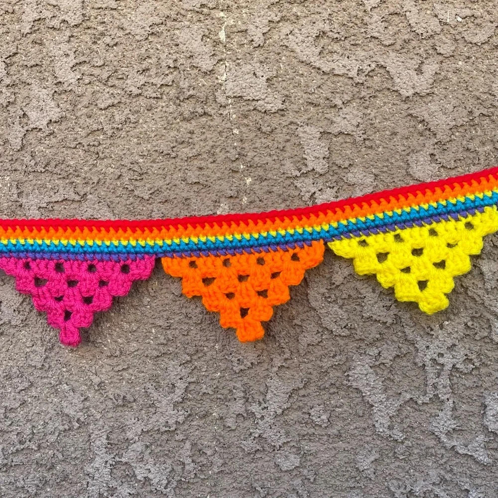 ๐HP๐Handmade Crochet Neon Rainbow Granny Triangle Bunting - Picture 5 of 8